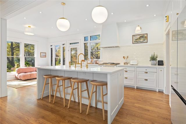 1101 N Woolsey Avenue, Fayetteville, AR 72703