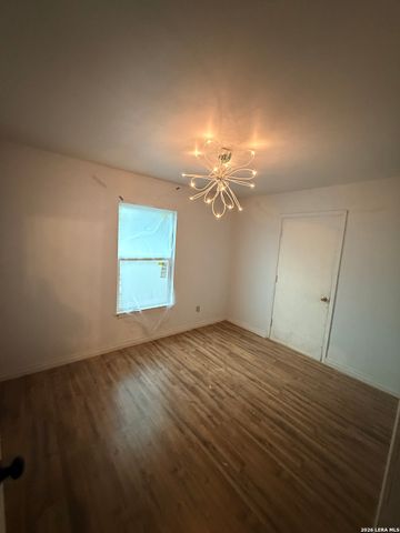 207 29th, San Antonio, TX 78237