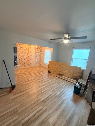 207 29th, San Antonio, TX 78237