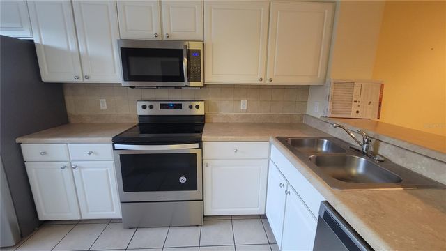 4316 NW 48TH 106, Gainesville, FL 32606