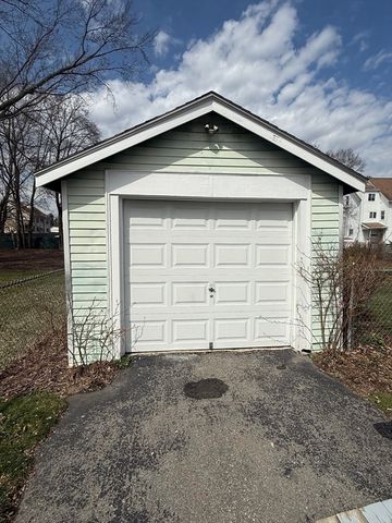 15 Myrtle St, Taunton, MA 02780