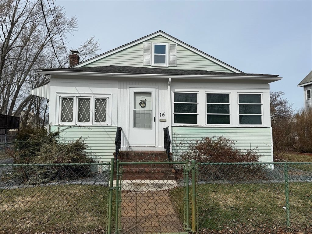 15 Myrtle St, Taunton, MA 02780