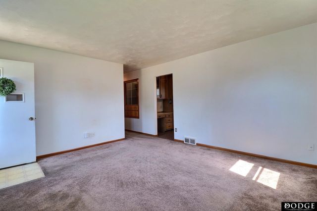1344 Fairacres Drive, Fremont, NE 68025