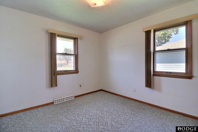 1344 Fairacres Drive, Fremont, NE 68025