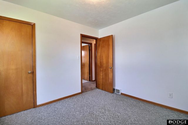 1344 Fairacres Drive, Fremont, NE 68025