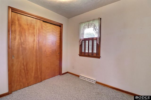 1344 Fairacres Drive, Fremont, NE 68025