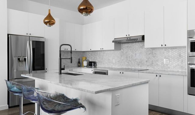 800 Embassy DR 605, Austin, TX 78702