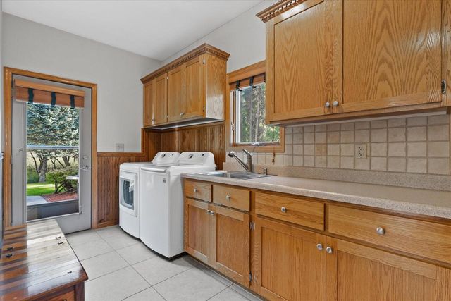 W154S7614 Rain Tree COURT, Muskego, WI 53150