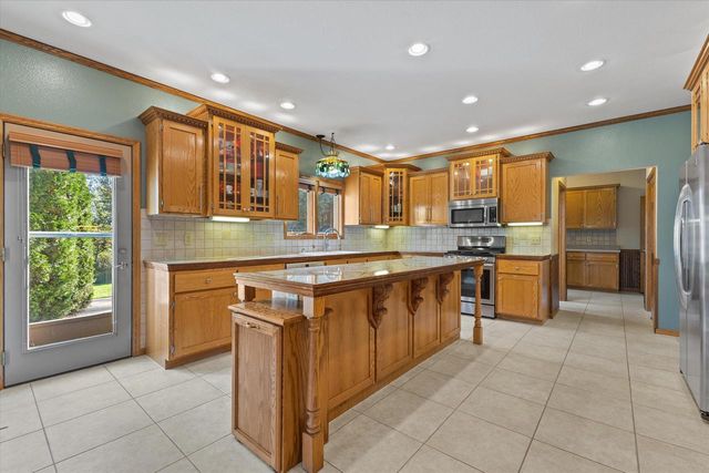 W154S7614 Rain Tree COURT, Muskego, WI 53150