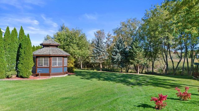 W154S7614 Rain Tree COURT, Muskego, WI 53150