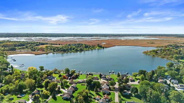 W154S7614 Rain Tree COURT, Muskego, WI 53150