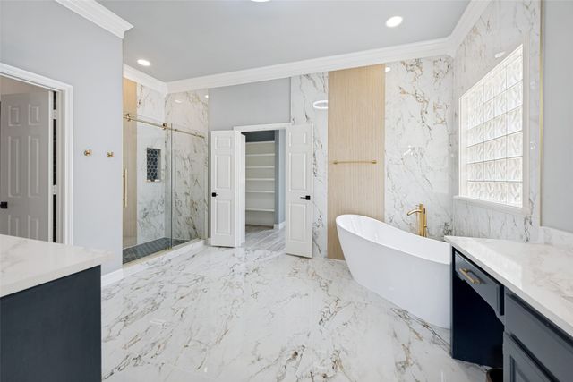 818 Riviera Drive, Mansfield, TX 76063