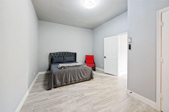 818 Riviera Drive, Mansfield, TX 76063