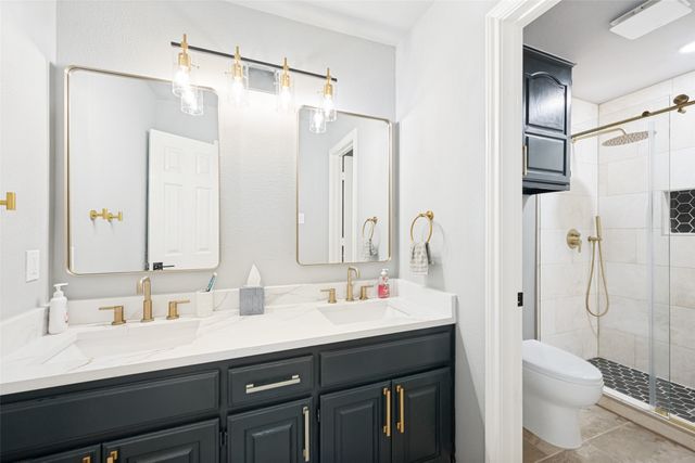 818 Riviera Drive, Mansfield, TX 76063