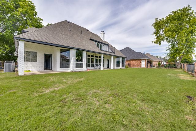 818 Riviera Drive, Mansfield, TX 76063