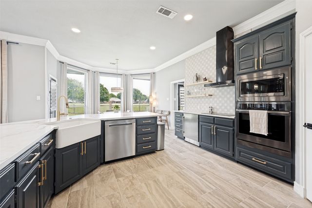 818 Riviera Drive, Mansfield, TX 76063