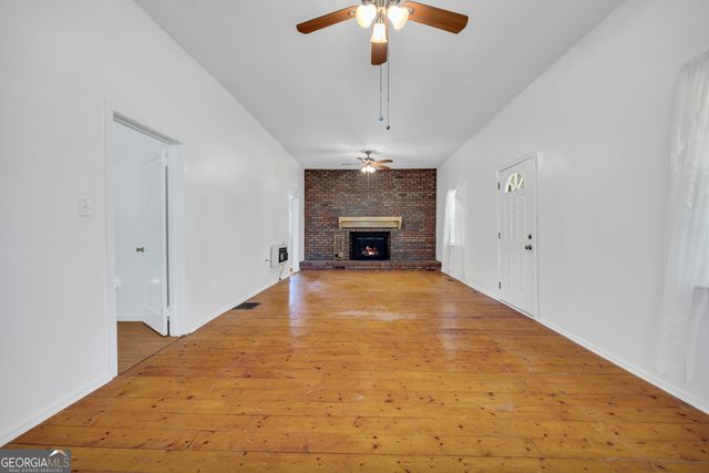 303 Oak Way Drive, Eastanollee, GA 30538