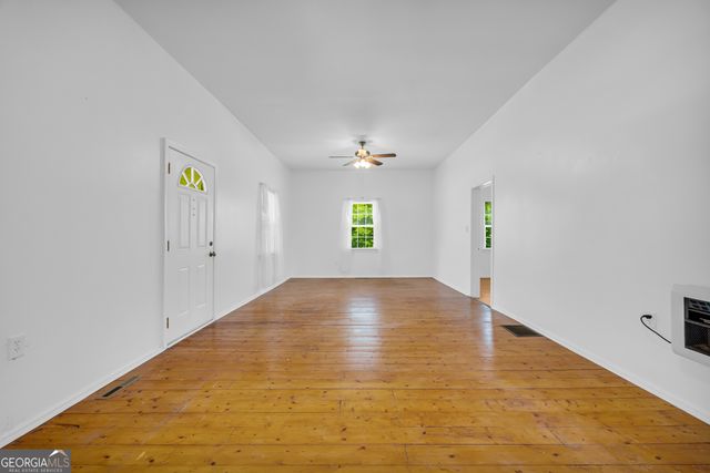 303 Oak Way Drive, Eastanollee, GA 30538