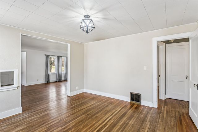 549 N Fountain St, Wichita, KS 67208