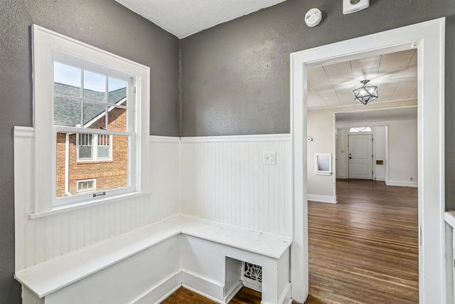 549 N Fountain St, Wichita, KS 67208