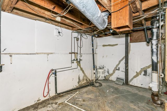 549 N Fountain St, Wichita, KS 67208