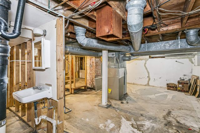 549 N Fountain St, Wichita, KS 67208