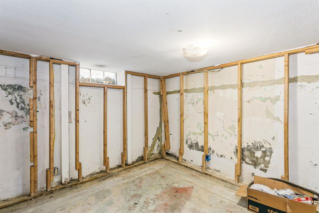 549 N Fountain St, Wichita, KS 67208