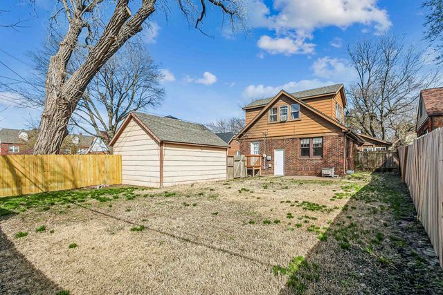 549 N Fountain St, Wichita, KS 67208