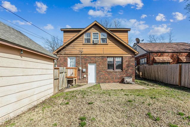 549 N Fountain St, Wichita, KS 67208