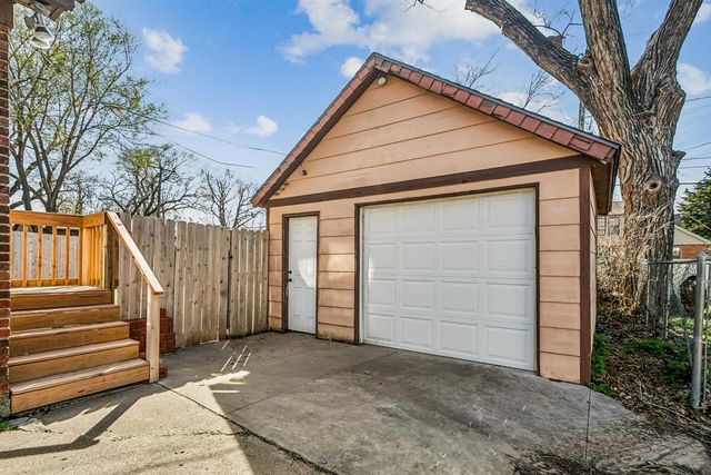 549 N Fountain St, Wichita, KS 67208