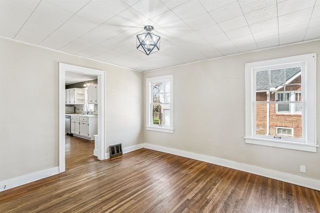 549 N Fountain St, Wichita, KS 67208