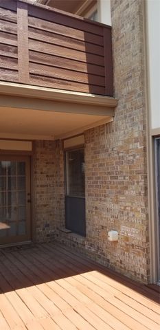 27 Morrow Drive, Bedford, TX 76021