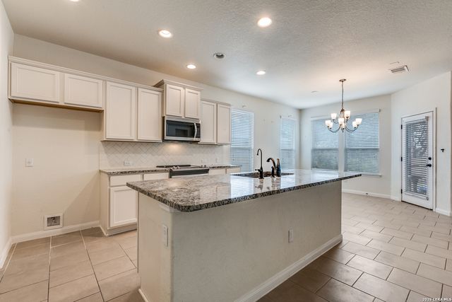 7726 Northmoon, San Antonio, TX 78249