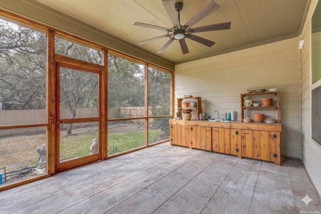 7726 Northmoon, San Antonio, TX 78249