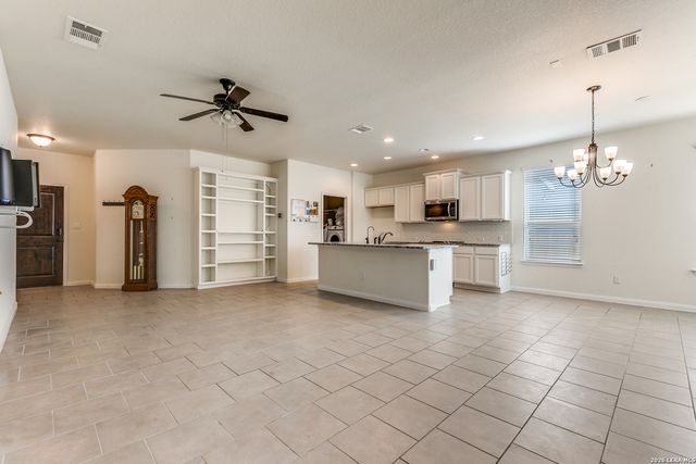 7726 Northmoon, San Antonio, TX 78249