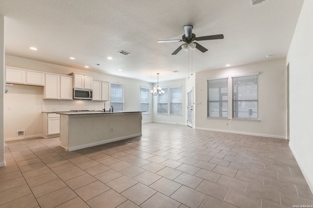 7726 Northmoon, San Antonio, TX 78249