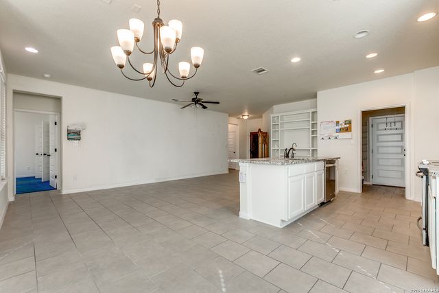 7726 Northmoon, San Antonio, TX 78249