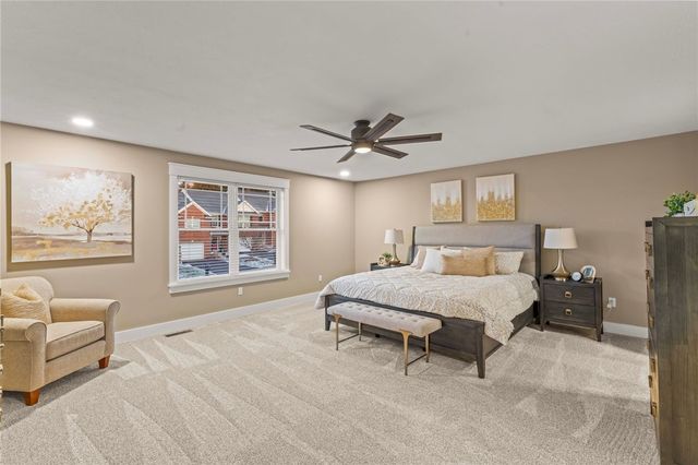 108 Anderson Station, Peters Twp, PA 15367