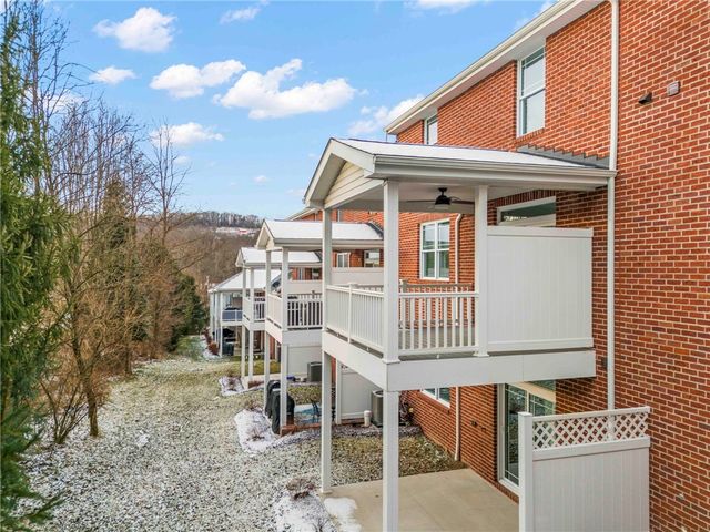 108 Anderson Station, Peters Twp, PA 15367