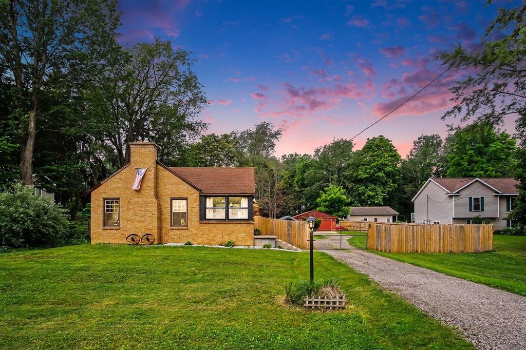 1229 Maplerow Avenue, Grand Rapids, MI 49534