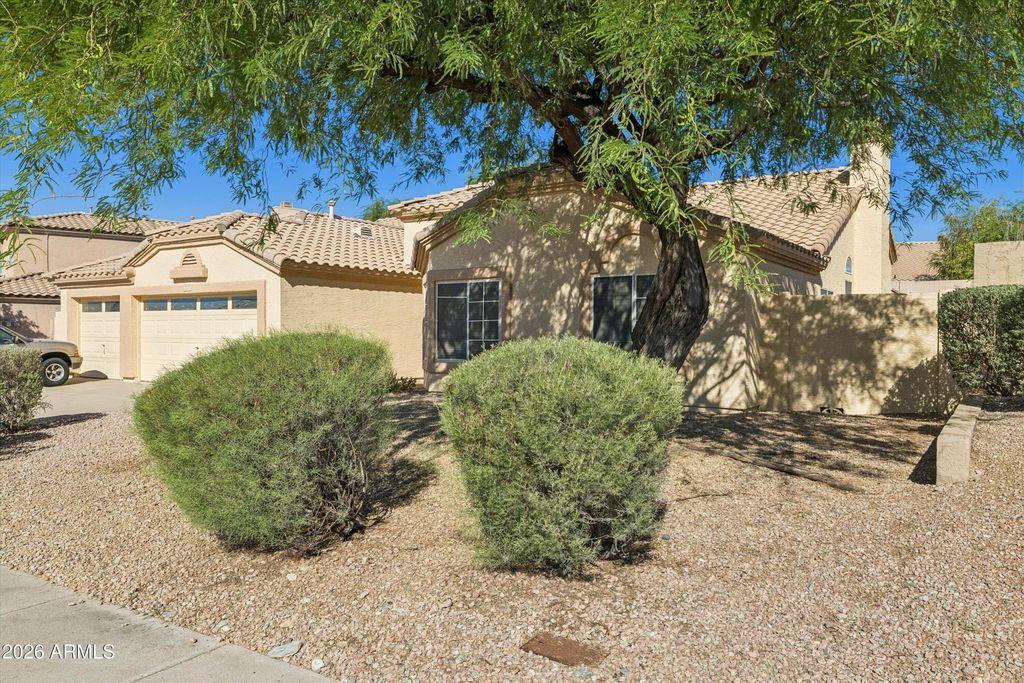 648 W MUIRWOOD Drive, Phoenix, AZ 85045 — photo 2