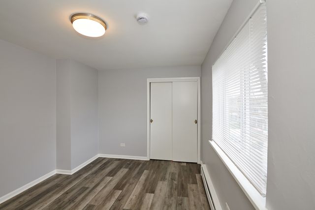 8805 Dee Road 2S, Des Plaines, IL 60016