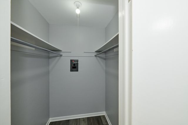 8805 Dee Road 2S, Des Plaines, IL 60016