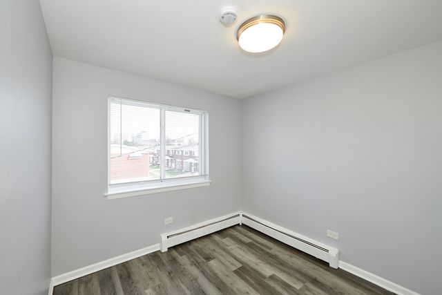 8805 Dee Road 2S, Des Plaines, IL 60016