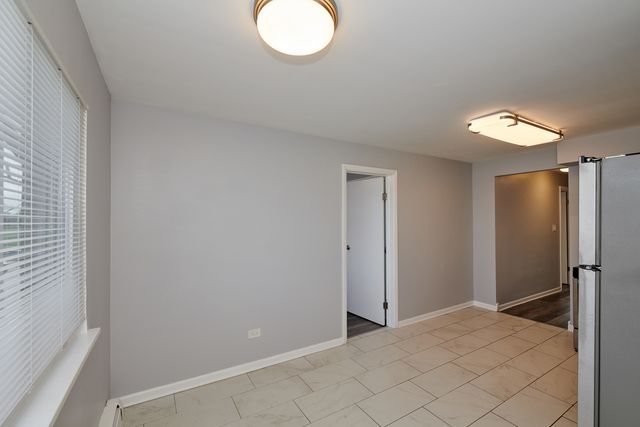 8805 Dee Road 2S, Des Plaines, IL 60016