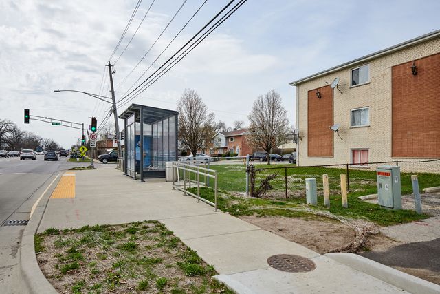 8805 Dee Road 2S, Des Plaines, IL 60016