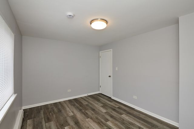 8805 Dee Road 2S, Des Plaines, IL 60016