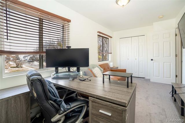 7093 Rolling Hills Drive, Waterford, MI 48327