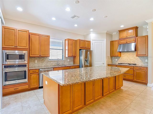 8613 GRAND ALBERATO ROAD, Tampa, FL 33647