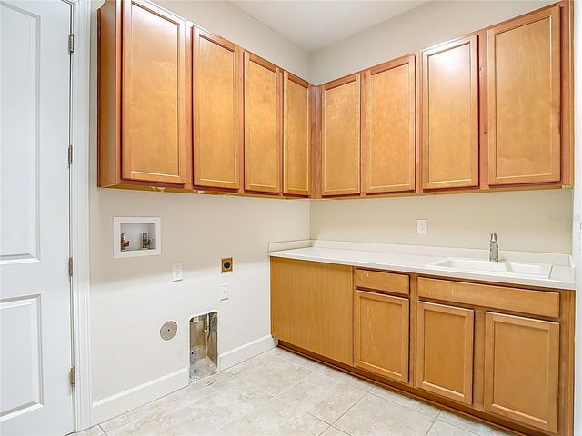 8613 GRAND ALBERATO ROAD, Tampa, FL 33647